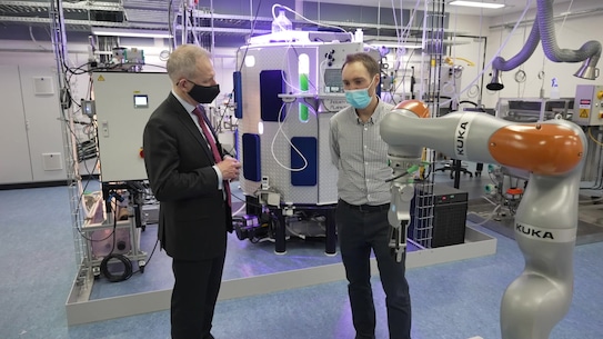 Minister Fletcher visits Cobot Project