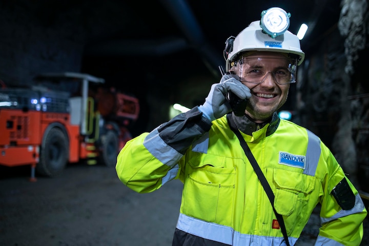 Make a call or use Nokia push-to-X with ruggedized handhelds and smartphones 