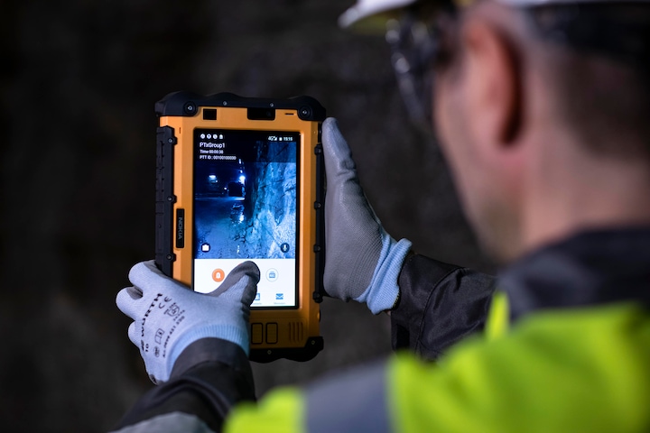 Nokia Push-to-X solutions help your workforce stay connected and safe.