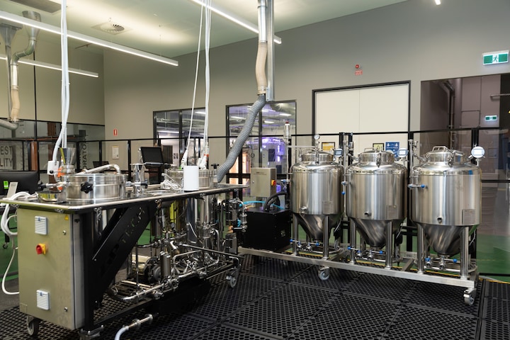 5G-connected digital microbrewery	