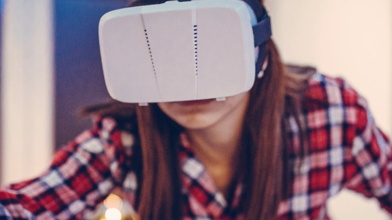 girl with vr headset