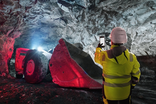 Ruggedized Nokia Industrial 5G handhelds for harsh conditions in all industries. Mining, underground