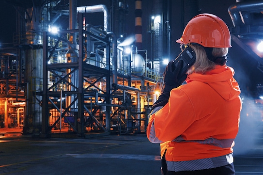 Connect workers with Nokia Industrial 5G handhelds or 5G EX-rated handhelds. Oil and gas.