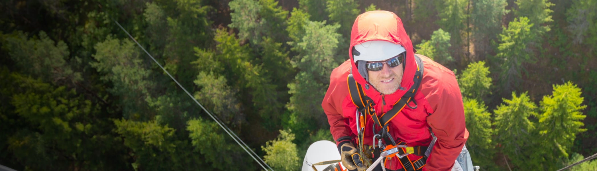 man rope climbing