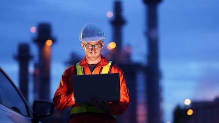 worker working in oil and gas manufacturing industry