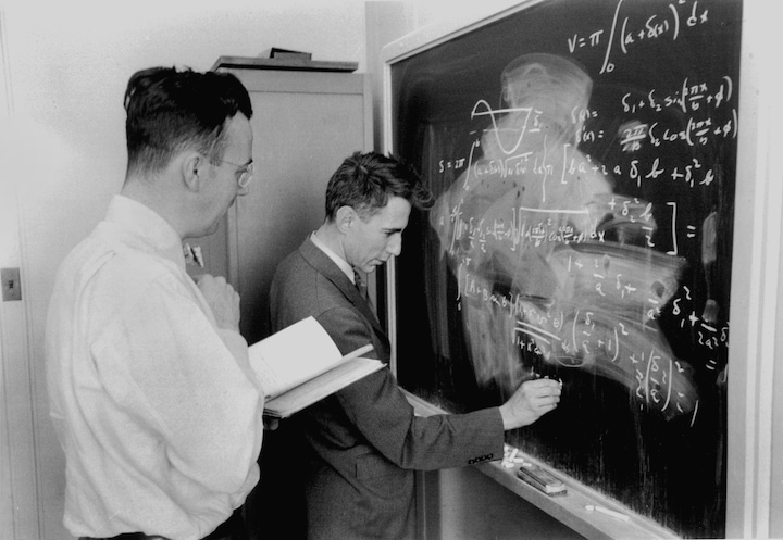 Claude Shannon (right) working at Bell Labs in Murray Hill, New Jersey.