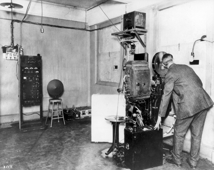 In 1926, Warner Brothers presents the first full-length motion picture with synchronized sound accompaniment, using equipment developed at Bell Labs.