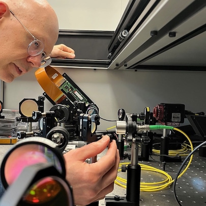 Sébastien Bigo in lab