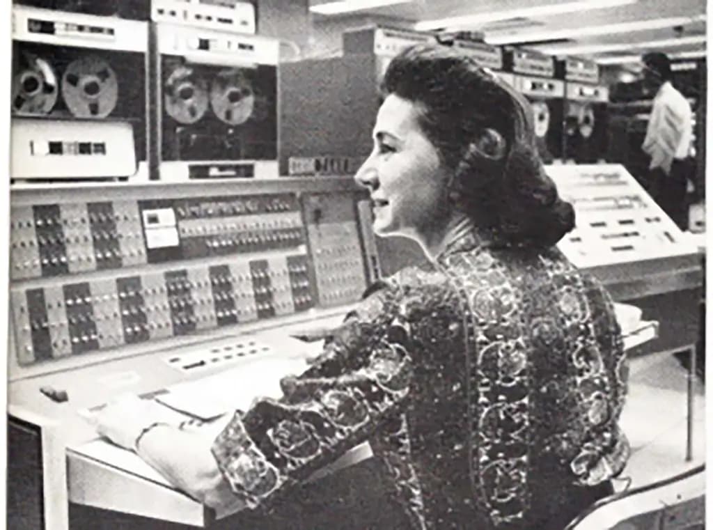 Gwen Hansen working on BESYS, the very first Bell Labs operating system. Hansen, along with Wanda Mammel, co-created BESYS in 1957