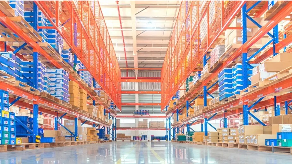 Nokia AIMS new automated inventory counting feature enables an accurate count of all visible boxes or items in an inventory location on a rack shelf – even those stacked multiple rows deep.